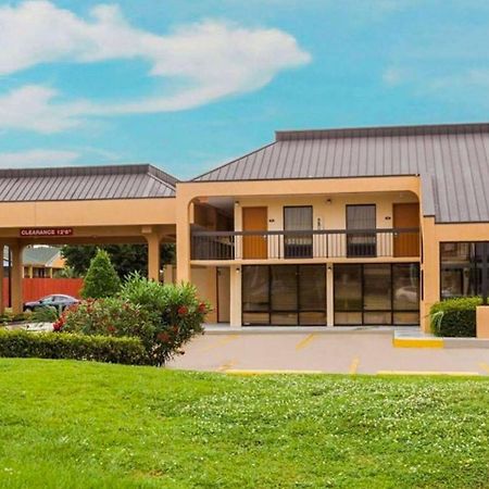 Oyo Hotel Baton Rouge Mid City Εξωτερικό φωτογραφία