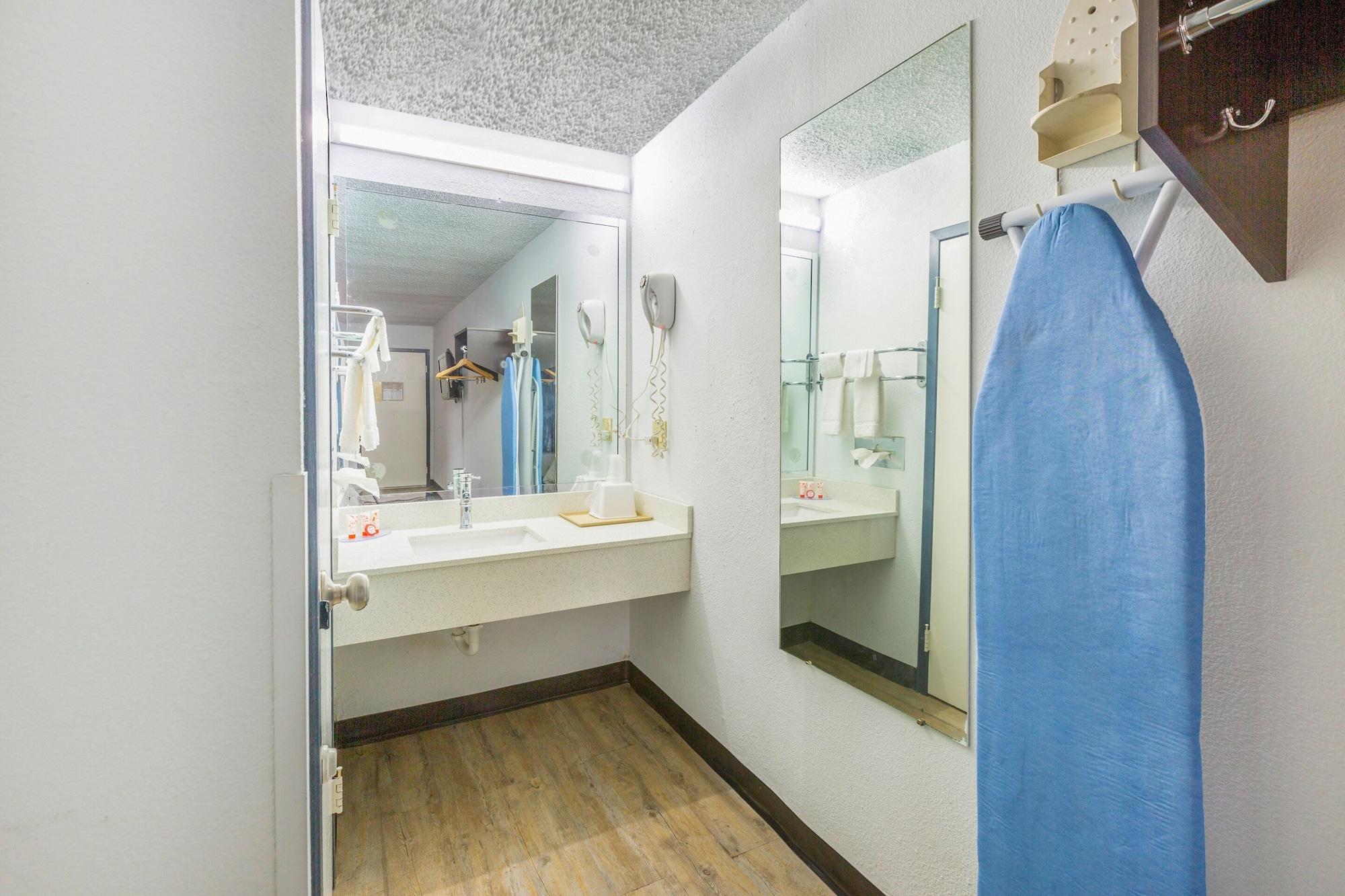Oyo Hotel Baton Rouge Mid City Εξωτερικό φωτογραφία