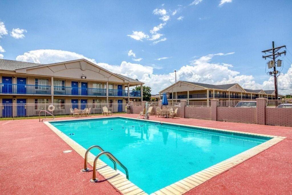 Oyo Hotel Baton Rouge Mid City Εξωτερικό φωτογραφία