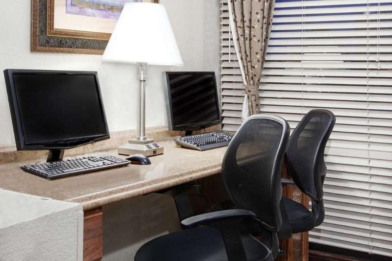Oyo Hotel Baton Rouge Mid City Εξωτερικό φωτογραφία